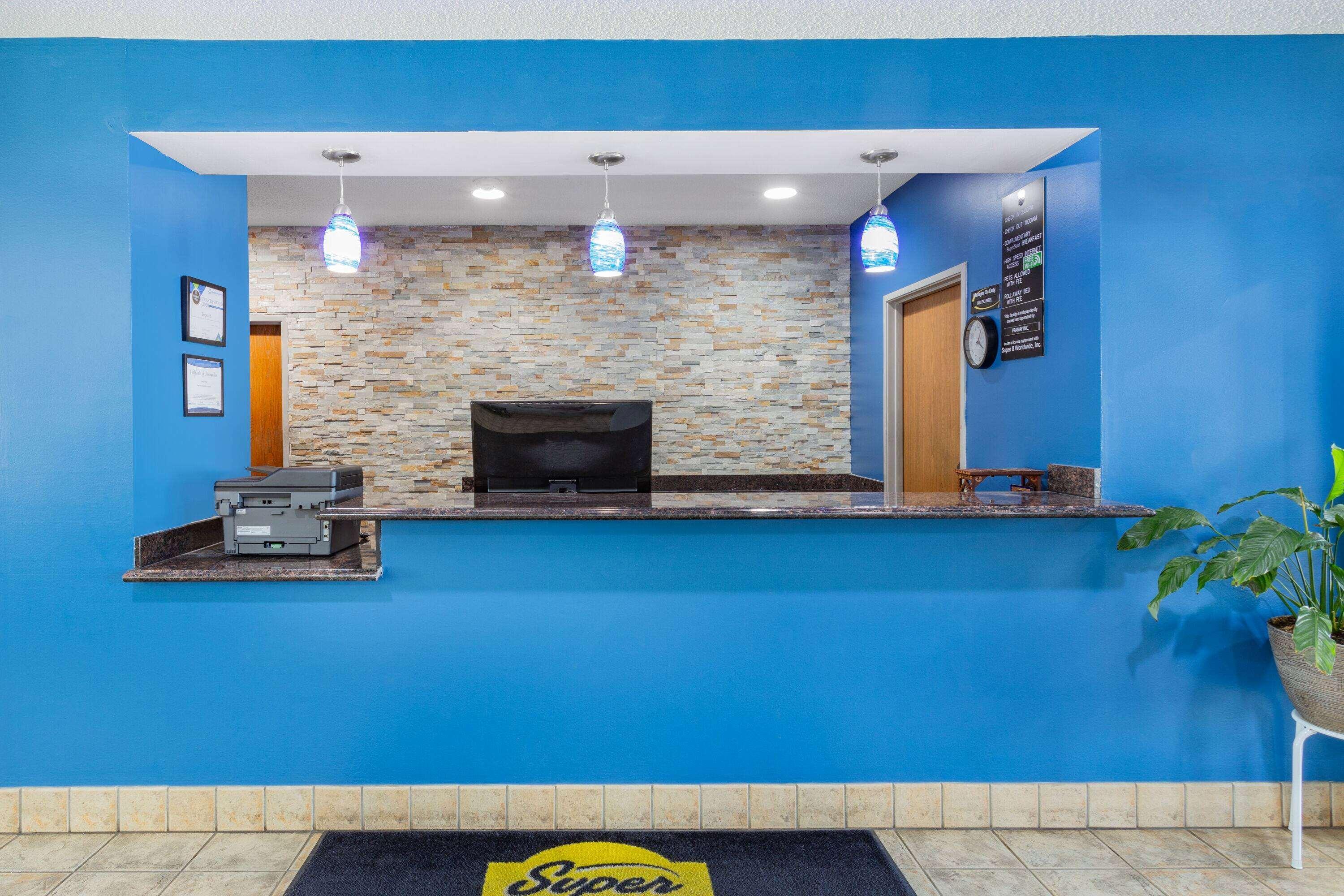 Super 8 By Wyndham Kokomo Exterior foto