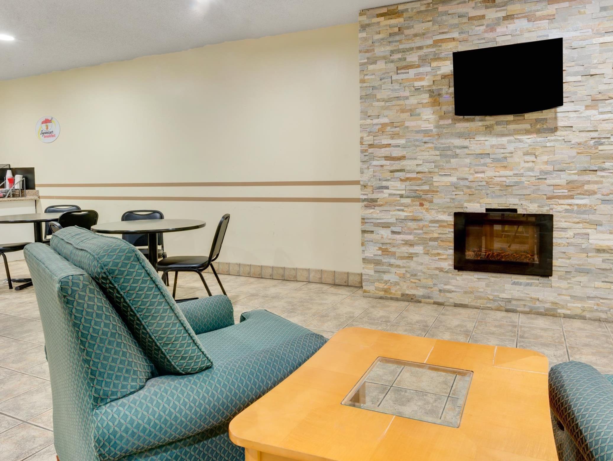 Super 8 By Wyndham Kokomo Exterior foto