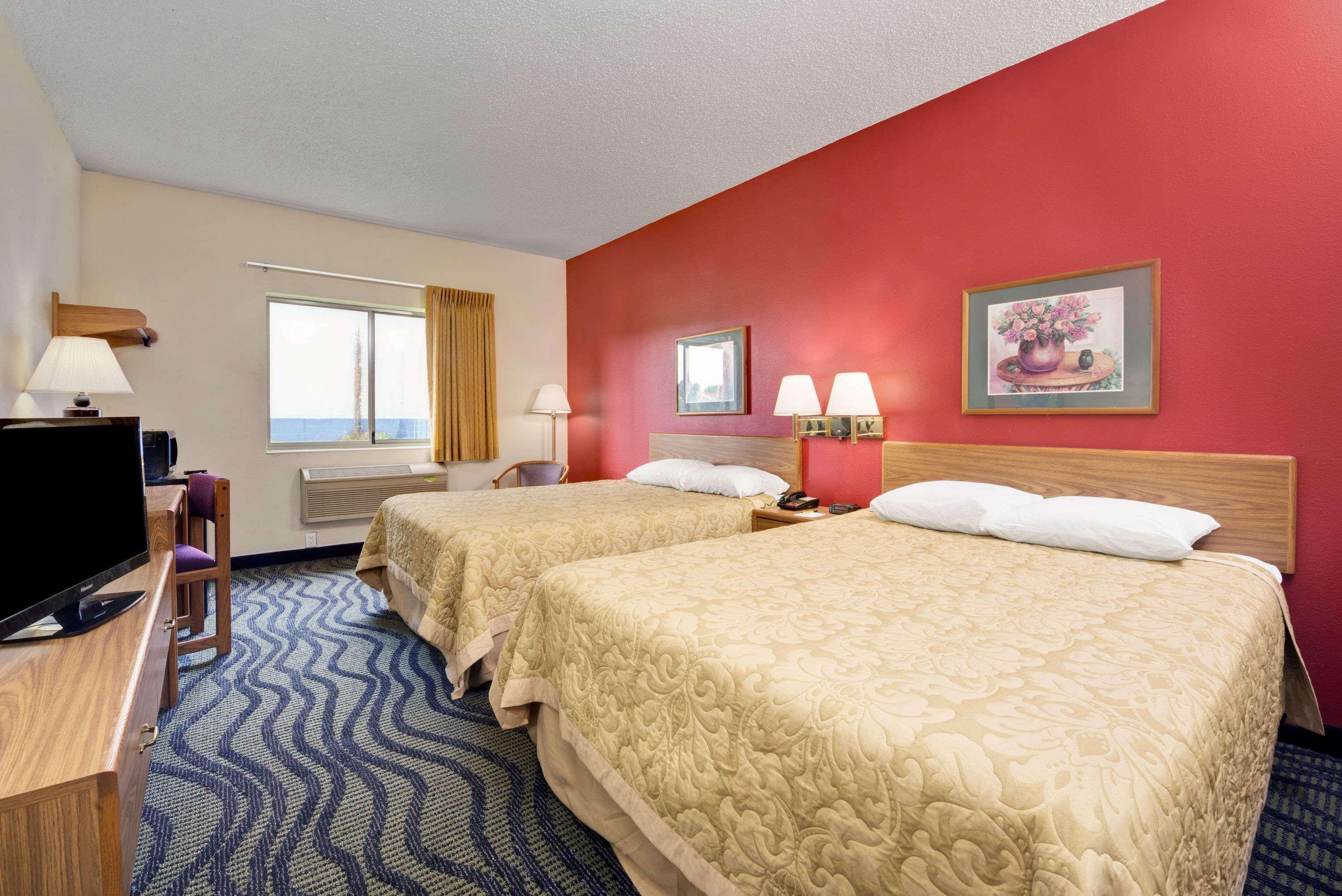 Super 8 By Wyndham Kokomo Exterior foto
